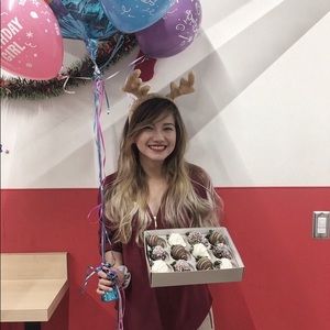 Meet your Posher, Elaine